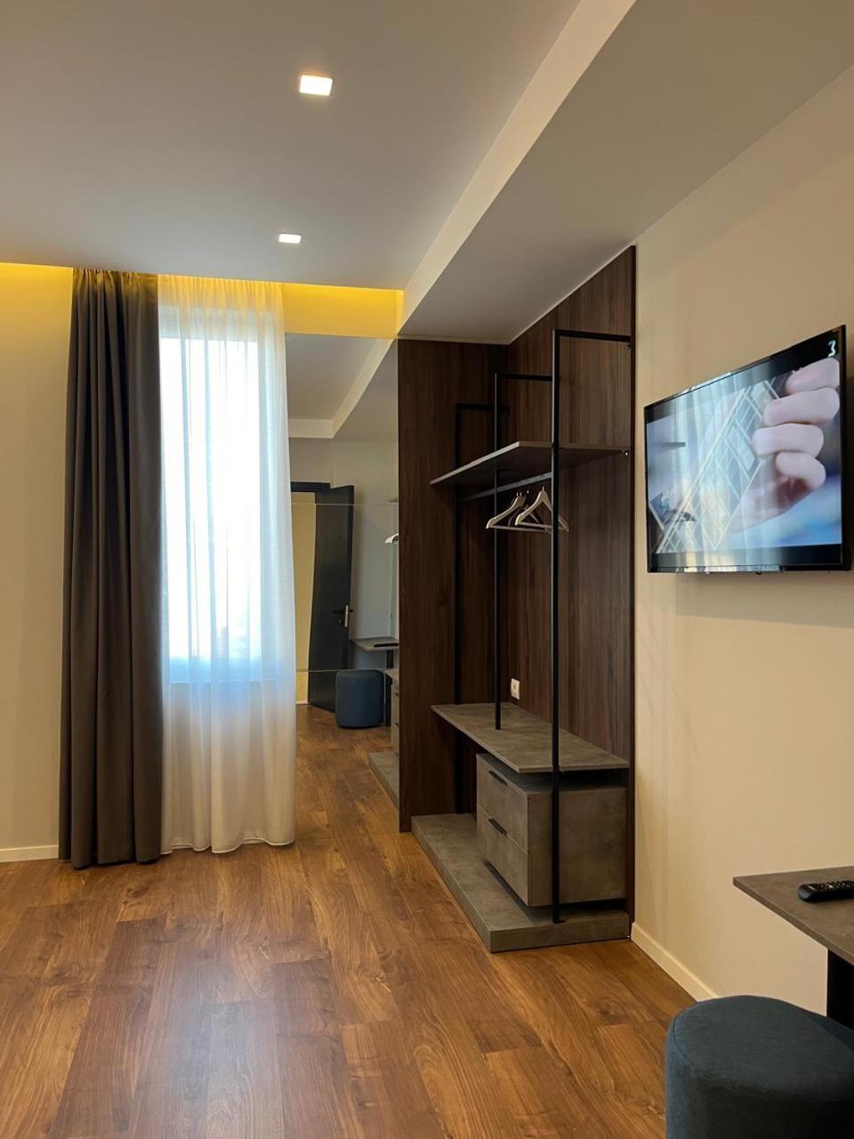 North Alb Hotel Shkodër Екстериор снимка