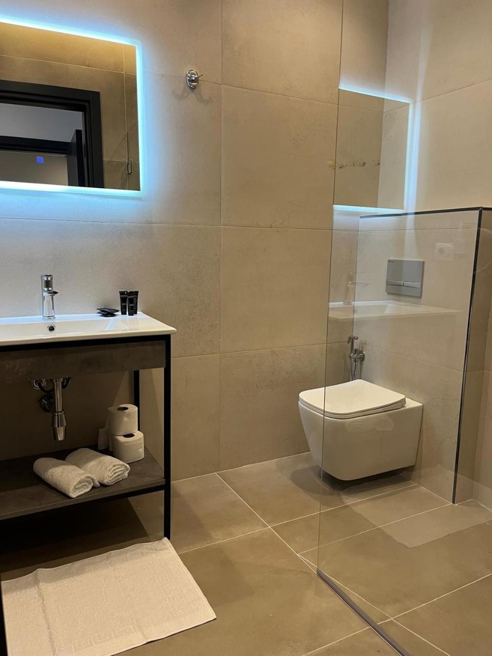 North Alb Hotel Shkodër Екстериор снимка